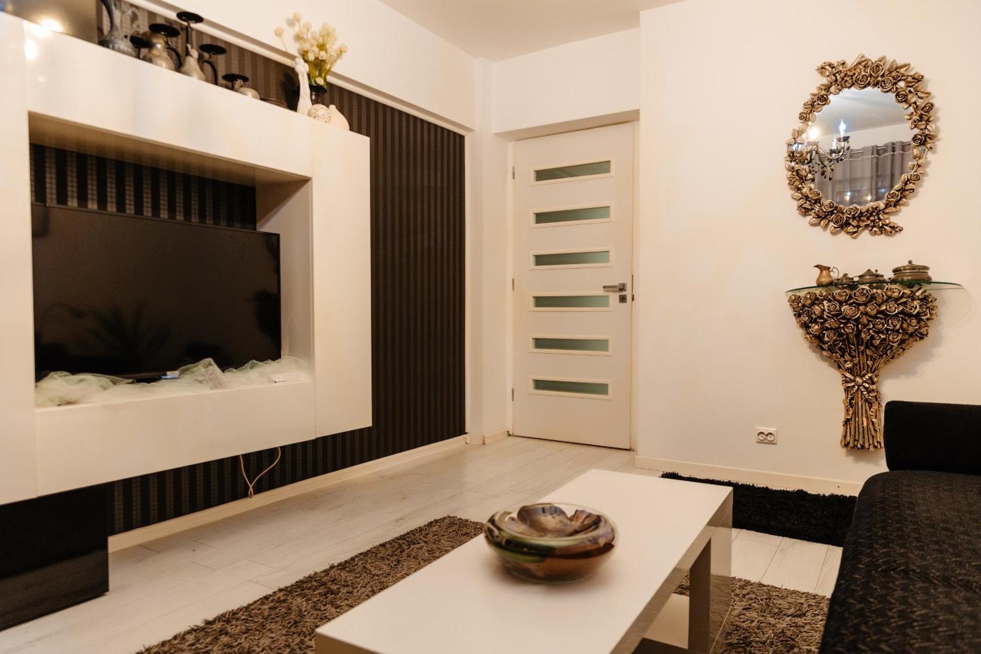 Glamour Ultracentral Κραϊόβα Εξωτερικό φωτογραφία