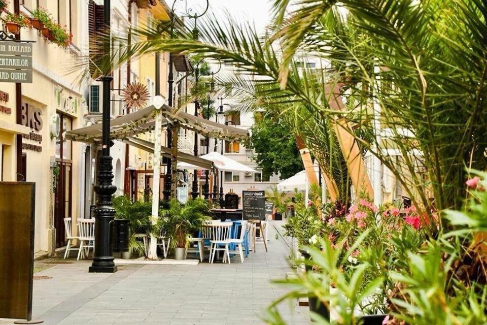 Glamour Ultracentral Κραϊόβα Εξωτερικό φωτογραφία